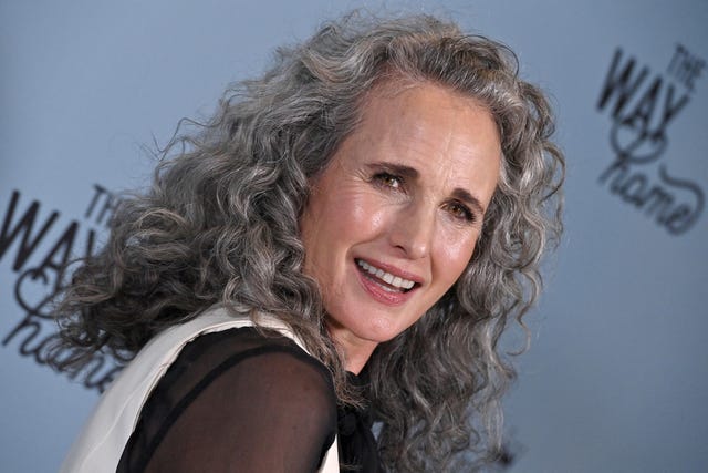 andie macdowell pelo 2023