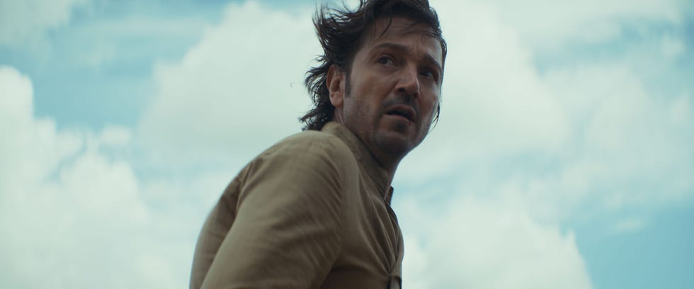 Cassian Andor (Diego Luna) in der zweiten Staffel von „Andor“ von Lucasfilm; exklusiv auf Disney+. Foto mit freundlicher Genehmigung von Lucasfilm. ©2025 Lucasfilm Ltd. tm. Alle Rechte vorbehalten.