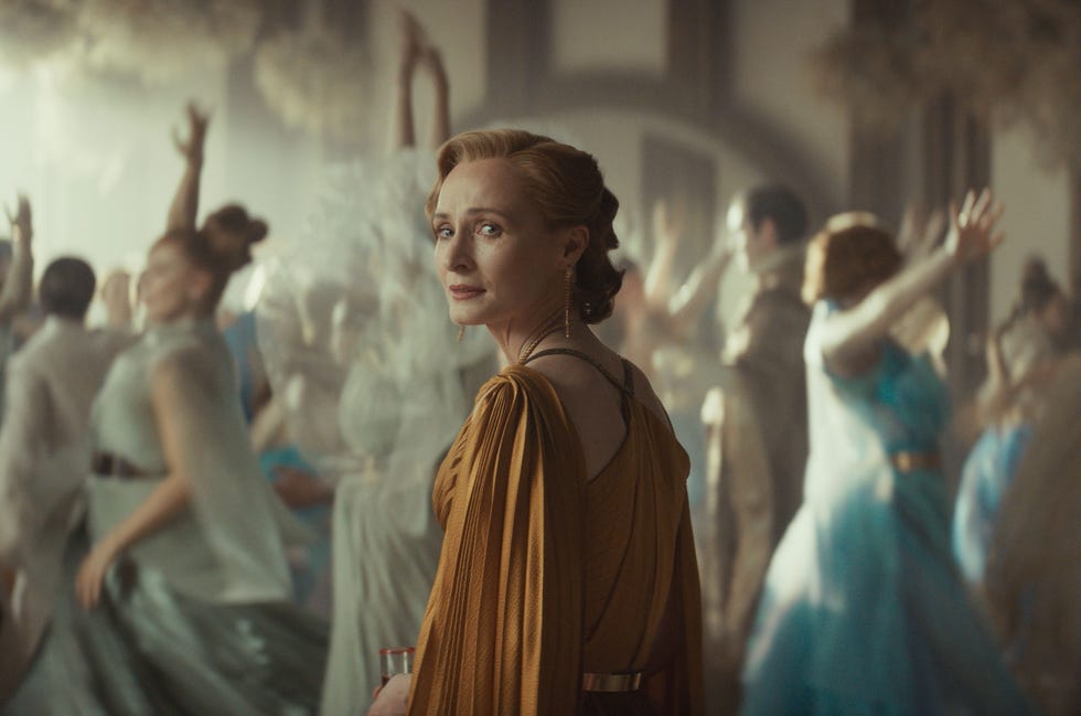 mon mothma (genevieve o'reilly) na segunda temporada de andor da lucasfilm, exclusivamente no disney+. ©2025 lucasfilm ltd. tm. todos os direitos reservados.