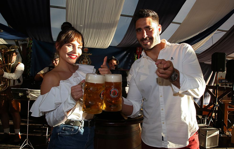 La actriz Andrea Duro dio el pistoletazo de salida al Paulaner Oktoberfest Bier de Barcelona, donde habló de su relación con Maxi Iglesias y de su ex, Javier Hernández 'Chicharito'.
