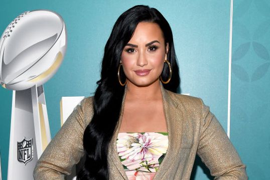 andy cohen sits down with demi lovato on siriusxm's radio andy in miami