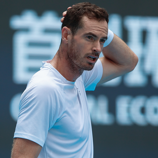 andy murray cuts his own hair