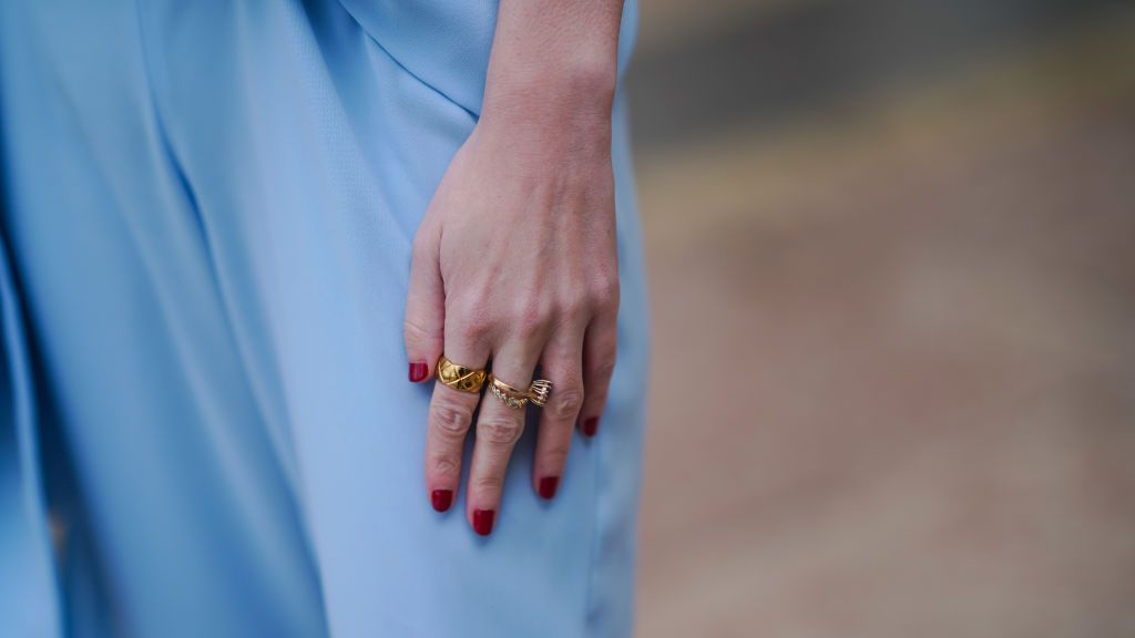 preview for La nuova collezione di gioielli Chanel Coco Crush a motivo matelassé: il doppio anello