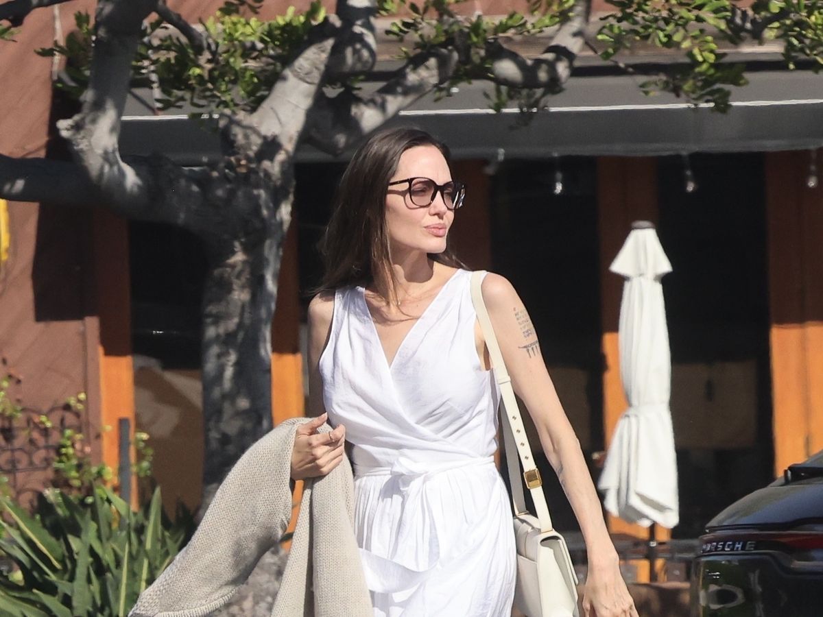 Angelina Jolie wears white wrap summer dress