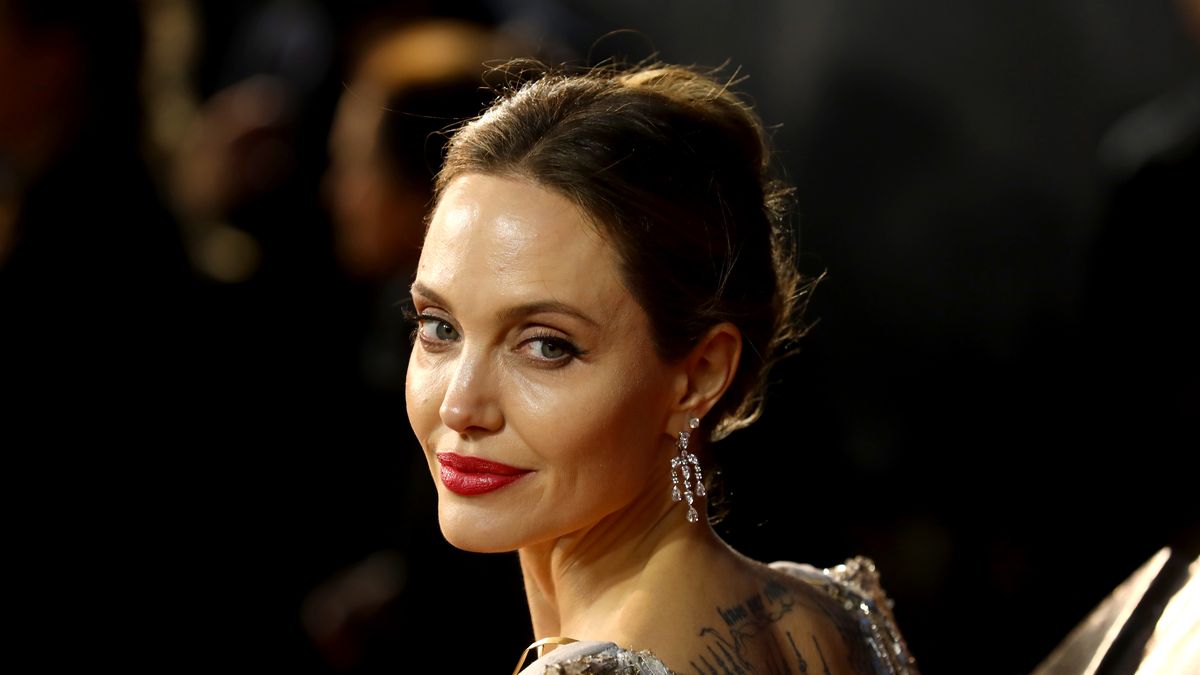 preview for Chi è Angelina Jolie: la bio in un minuto