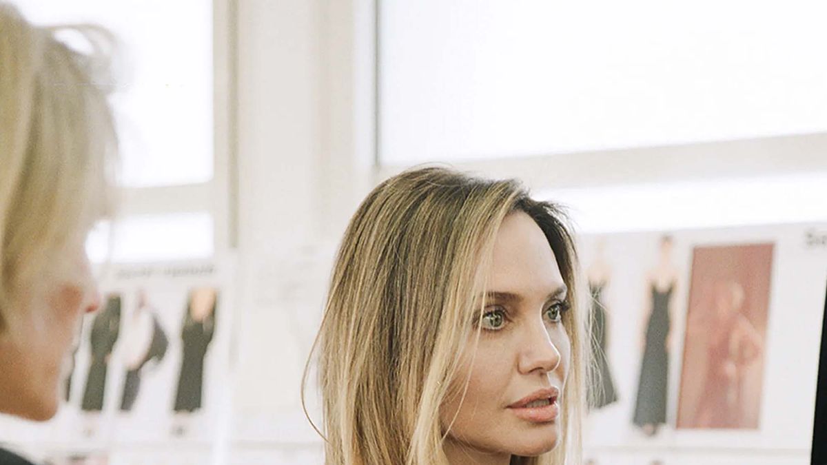 Angelina Jolie Links With Chloé on First Apparel Collection – WWD