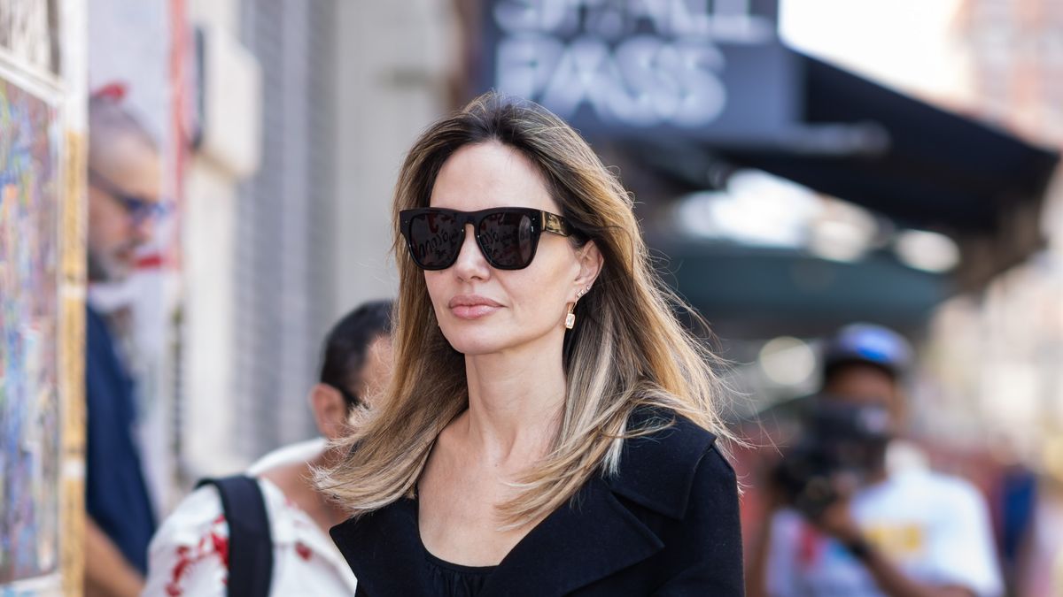 preview for Angelina Jolie evoluzioni di stile