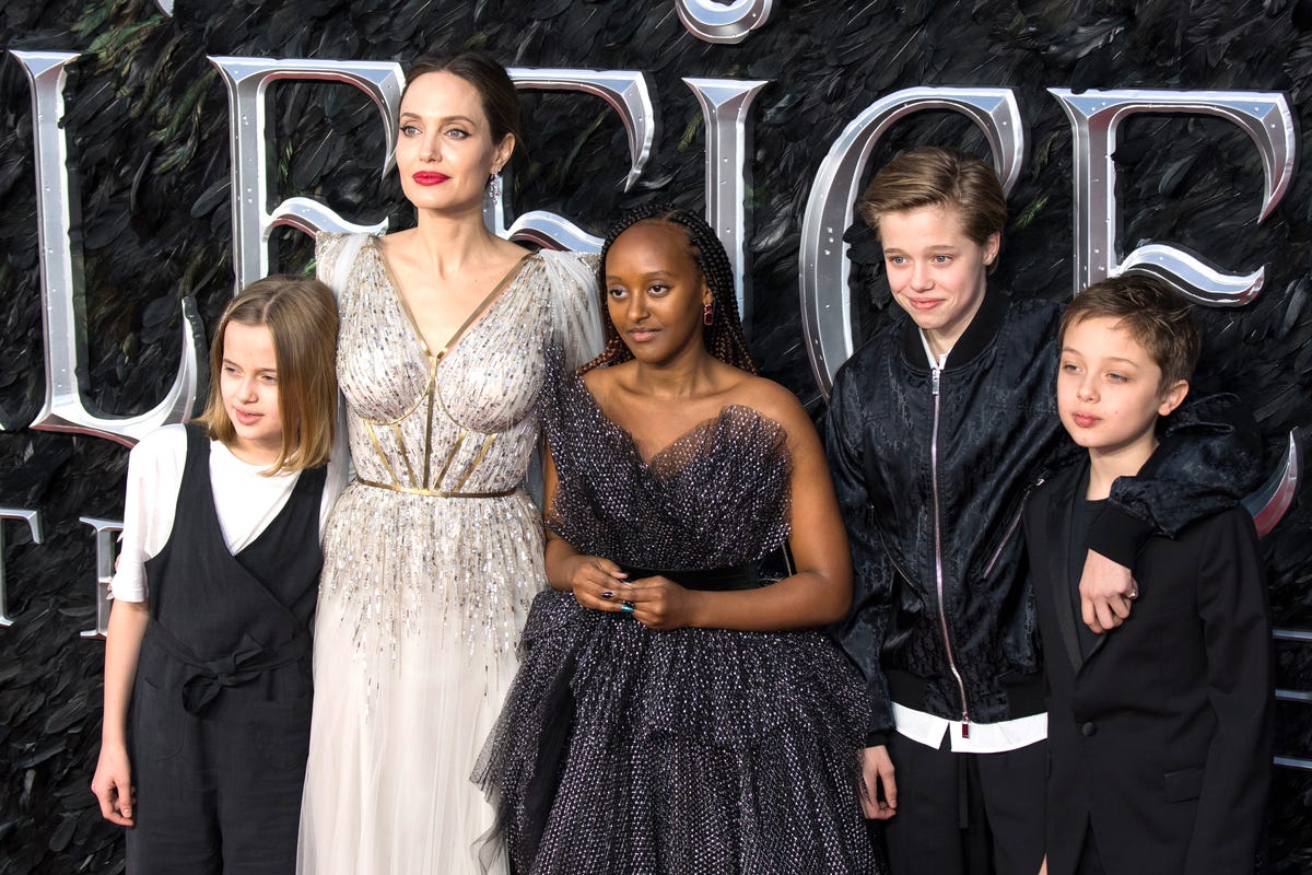 See Angelina Jolie With Daughters Zahara and Vivienne at Cirque du Soleil