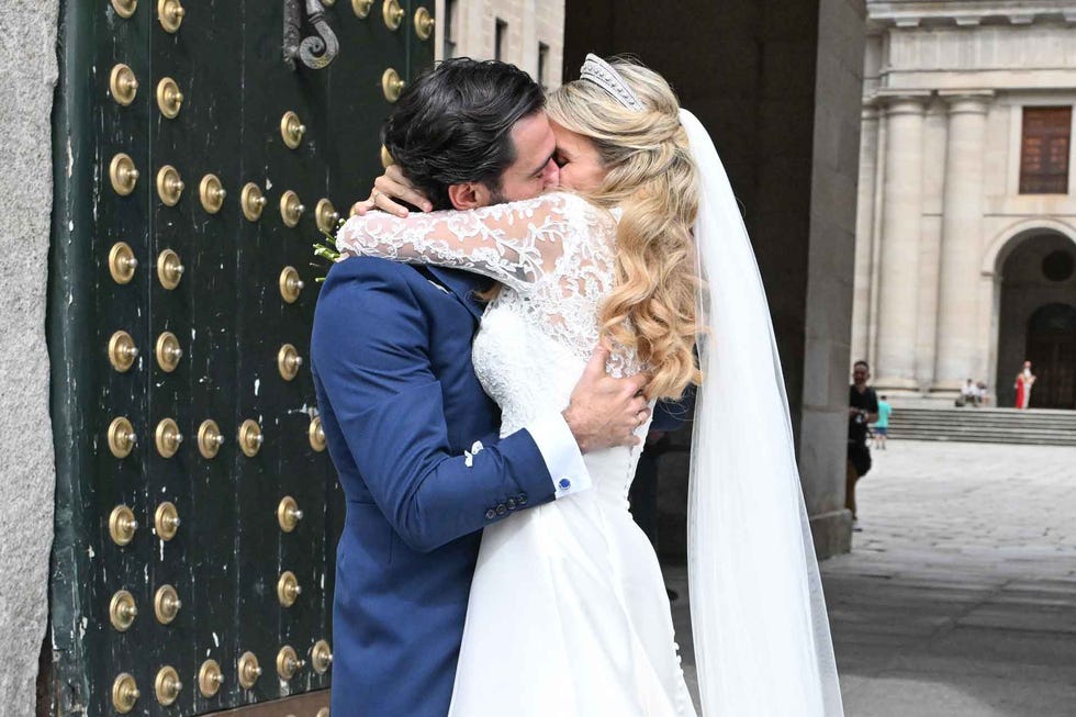 angie rigueiro celebra una boda de "cuento de hadas" con nacho cerillo