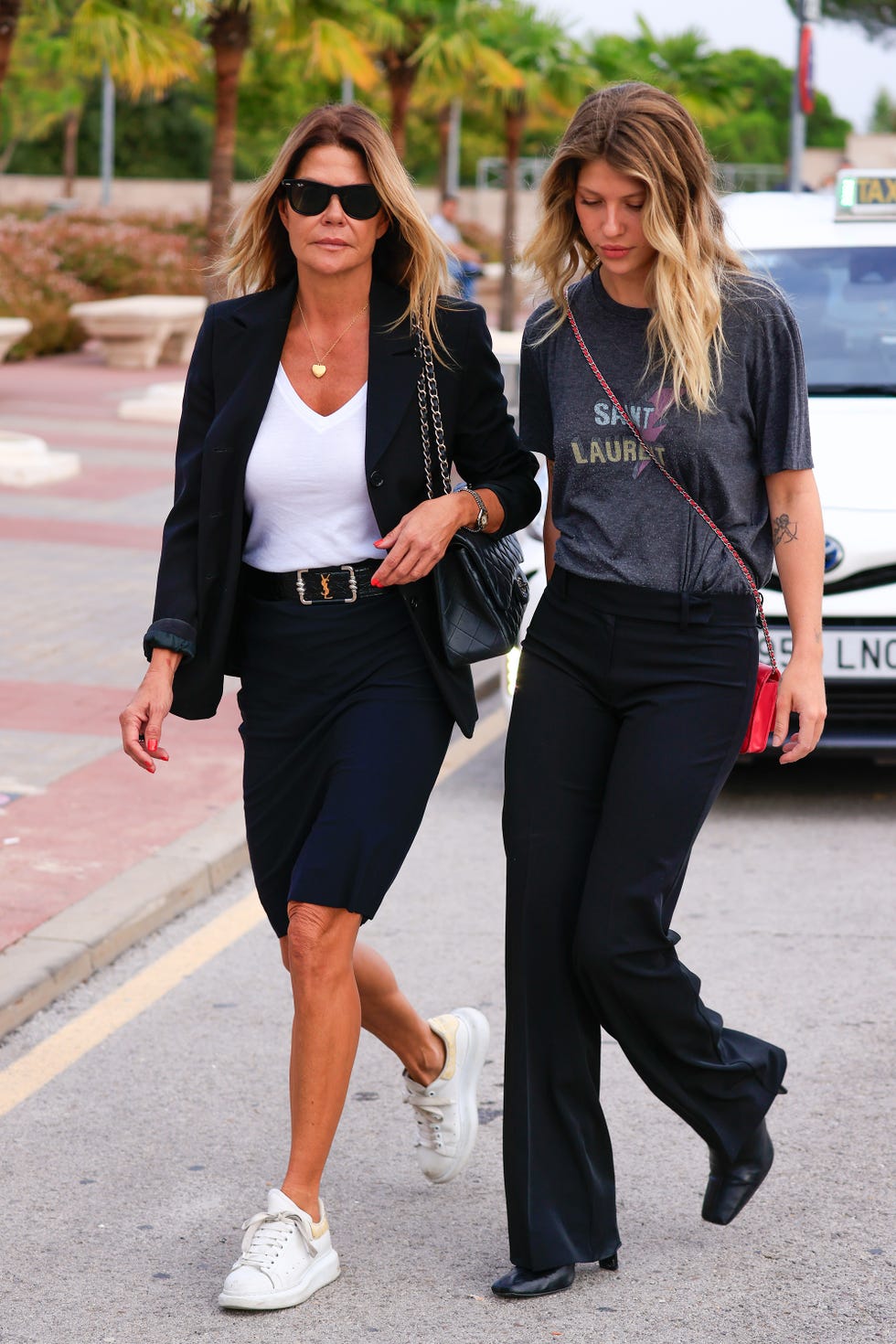 anita matamoros y makoke juntas por la calle en una foto de archivo