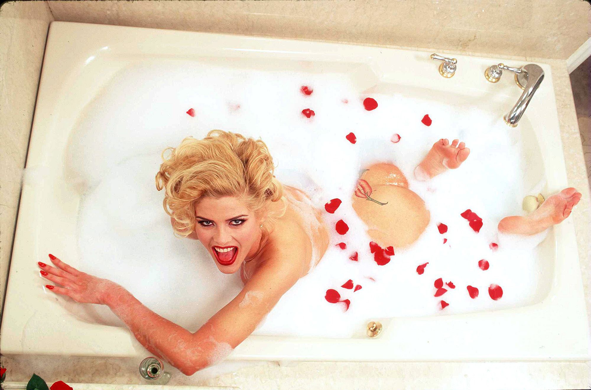 Anna Nicole Smith la vita e la tragica morte della showgirl