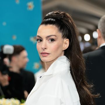 anne hathaway at the 2025 met gala