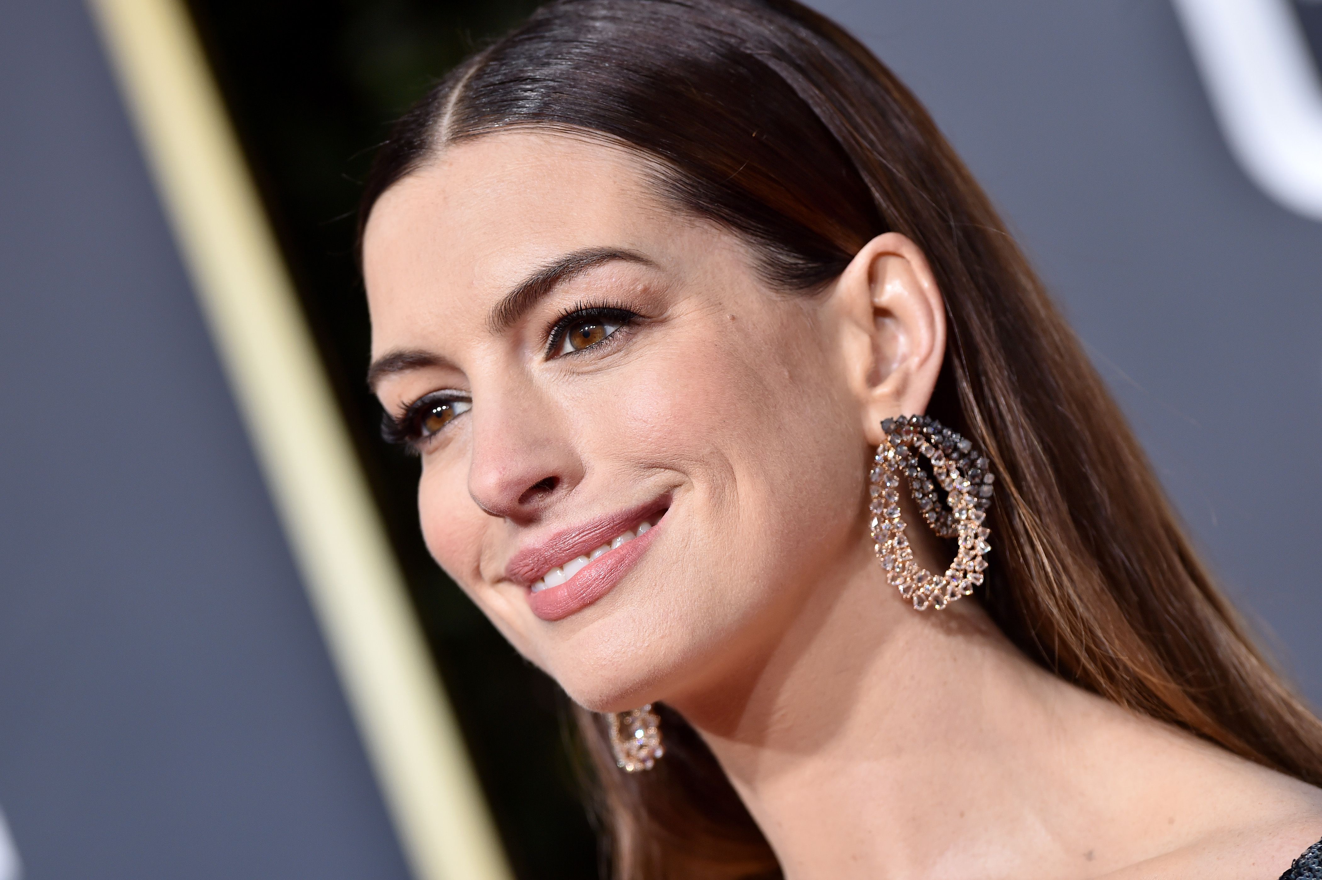 Anne Hathaway Gave the Tweed Dress a Sexy Edge on the 2023 Met