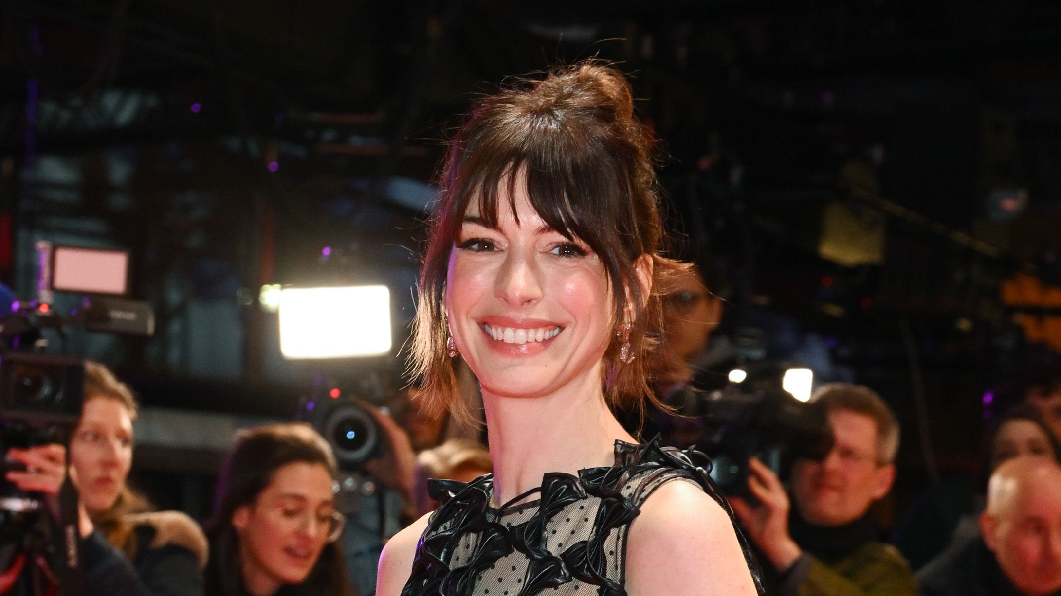 Anne Hathaway Nude - Anne Hathaway Flaunts Her Toned Legs In A Naked Dress In New Pics