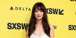 anne hathaway pregnant miscarriage