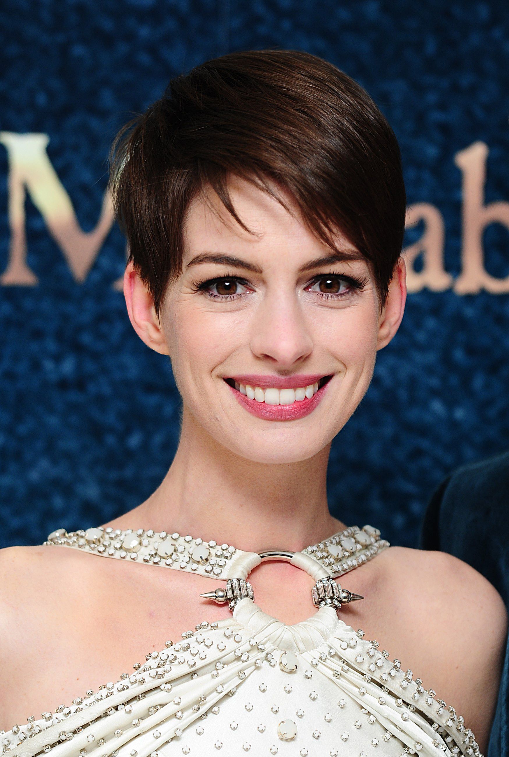 Anne Hathaway just debuted a red hair color