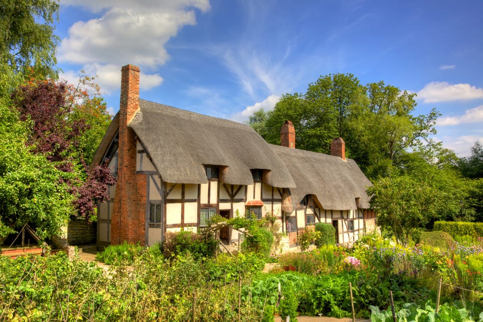 anne hathaway's cottage in shottery, warwickshire, england
