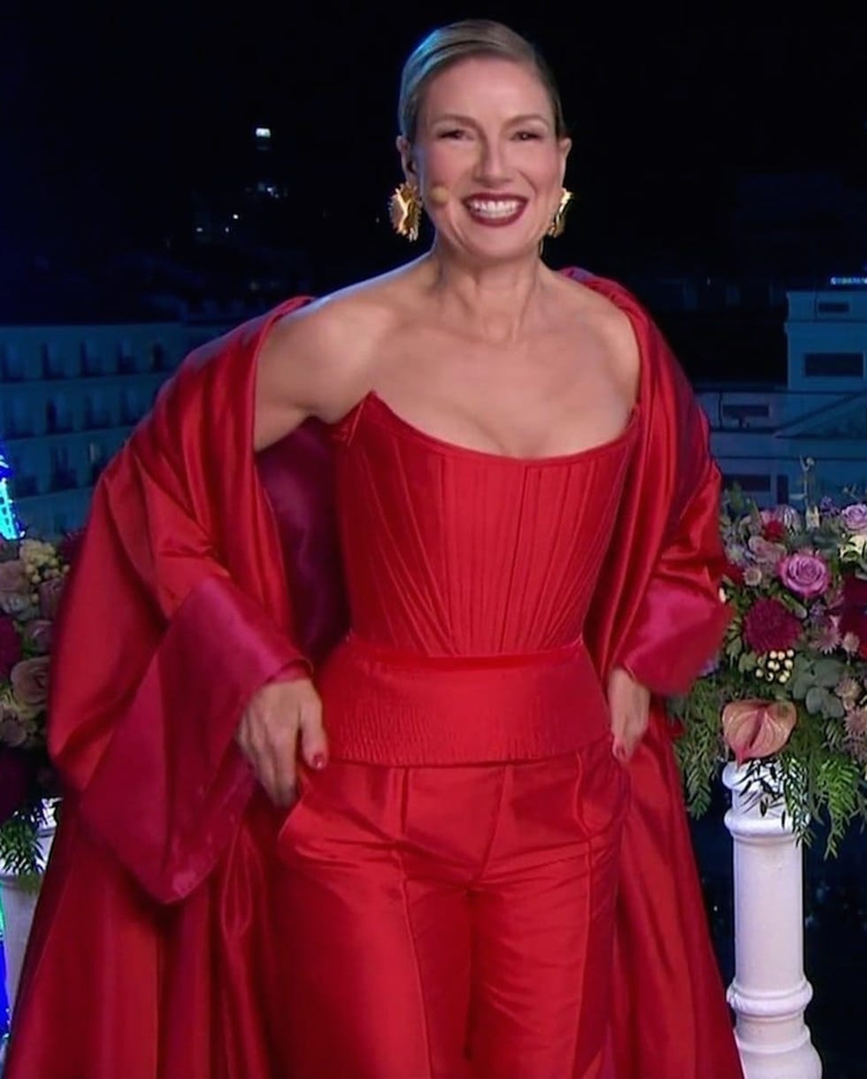 anne igartiburu apuesta por el pantalon