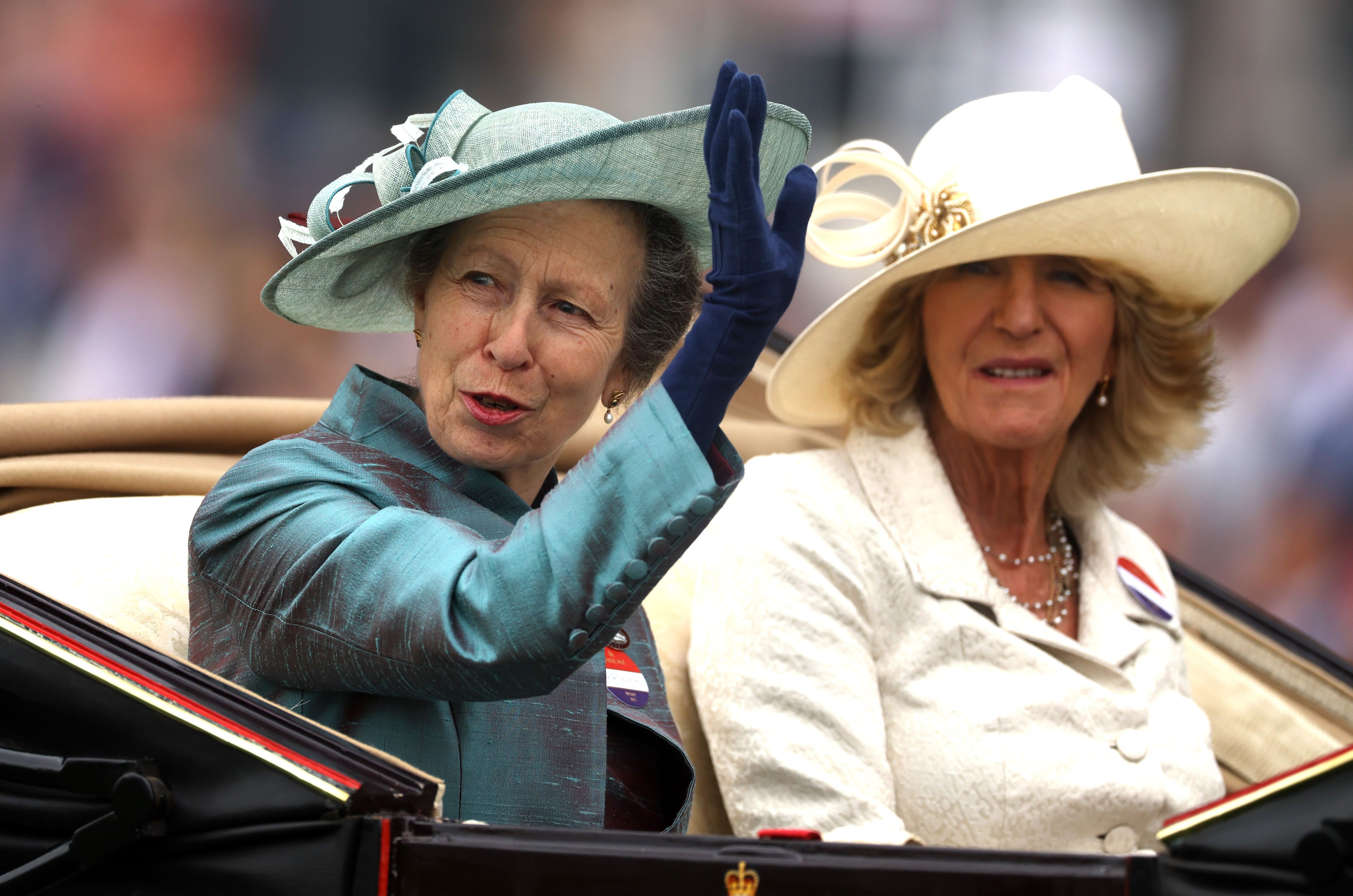 Royal Ascot 2023: Glamorous racegoers arrive for the first day at Queen  Anne Stakes