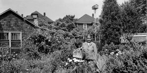 poet anne spencer in her garden