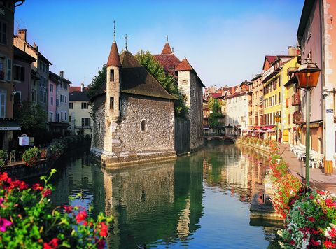 ANNECY FRANKRIJKDit pittoreske middeleeuwse stadje in het zuidwesten van Frankrijk wordt ook wel het Veneti van de Franse Alpen genoemd