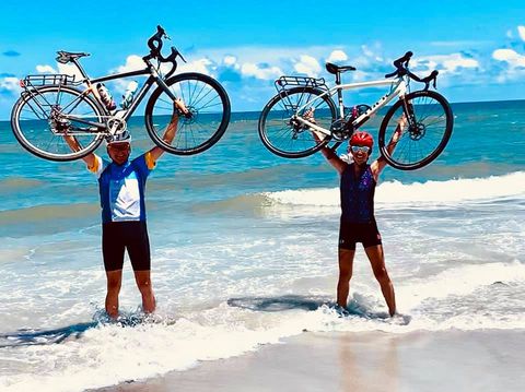 Bicycle, Cycling, Vehicle, Recreation, Sky, Endurance sports, Beach, Vacation, Fun, Cycle sport, 