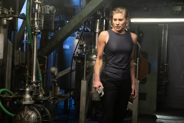 Another life перевод. Кэти Сакхофф 2019. Katee Sackhoff another Life. Кэти Сакхофф 2020. Кэти Сакхофф в сериале другая жизнь.