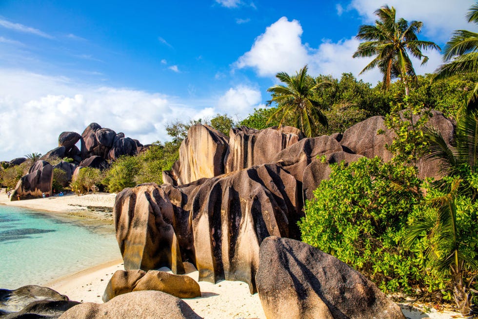 Anse Source d'Argent, einer der beruehmtesten Straende weltweit mit fantastischen Granitfelsen, La Digue, Seychellen Anse Source d'Argent, einer der beruehmtesten Straende weltweit mit fantastischen Granitfelsen, La Digue, Seychellen