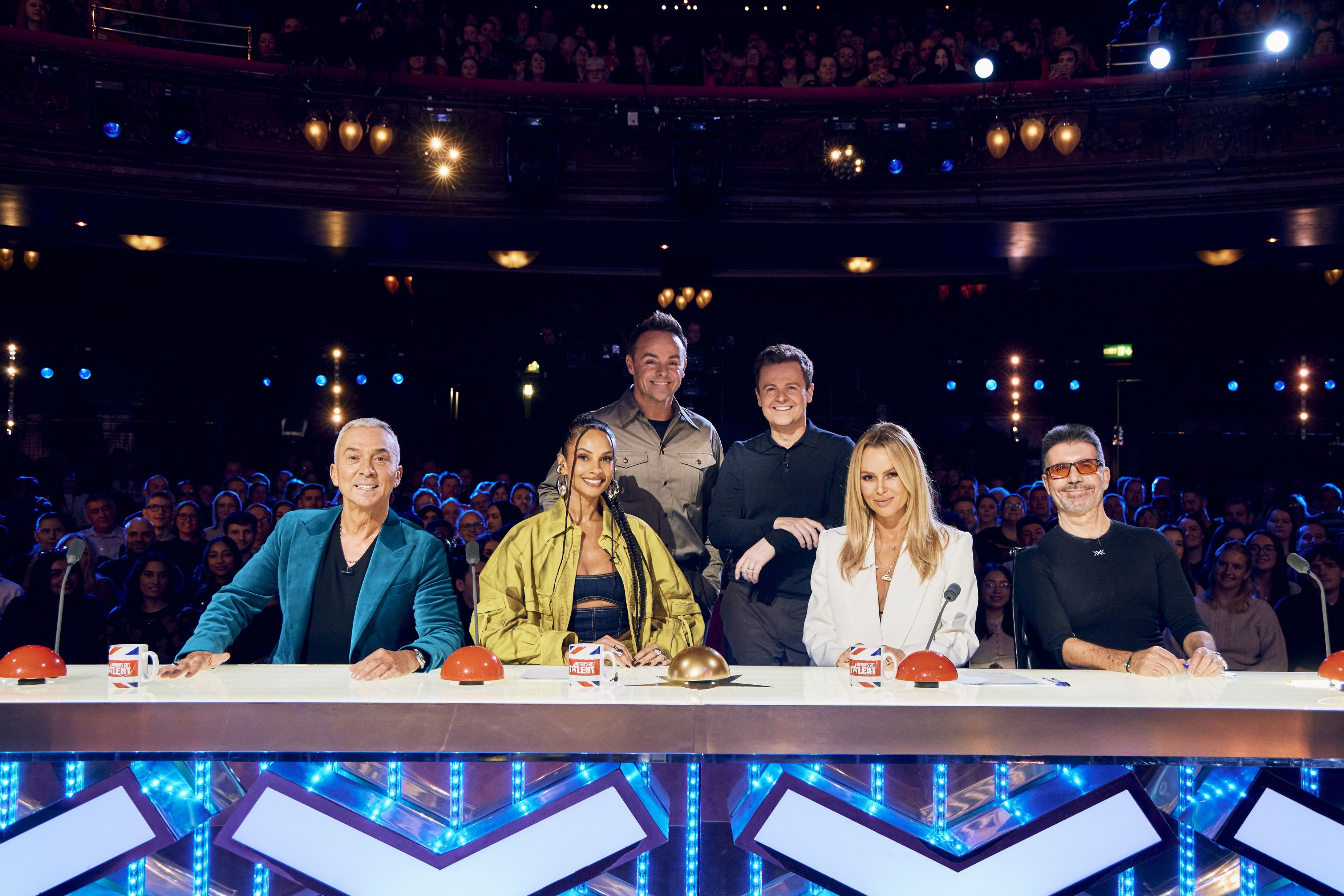 Britain's Got Talent's Bruno Tonioli Breaks Golden Buzzer During First ...