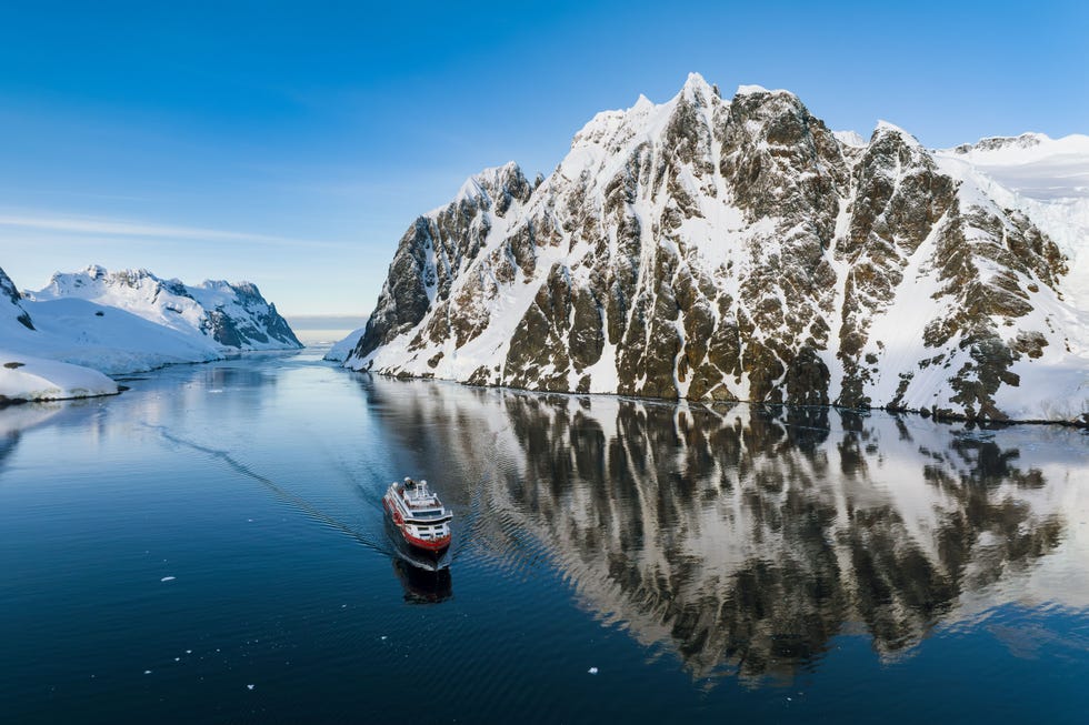 antarctica lemaire channel