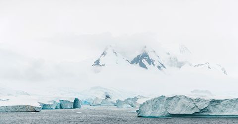 Polar ice cap, Iceberg, Ice, Sea ice, Arctic, Ice cap, Water, Ocean, Atmospheric phenomenon, Arctic ocean, 