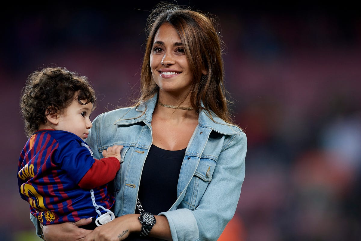 Resta informato sulla moglie di Leo Messi e i loro figli