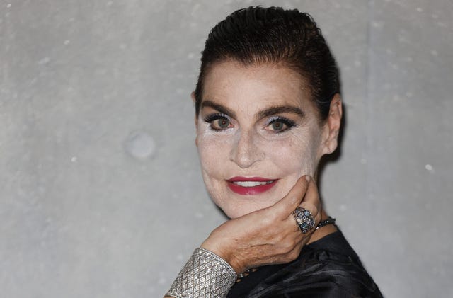 antonia dell'atte pasarela de milan