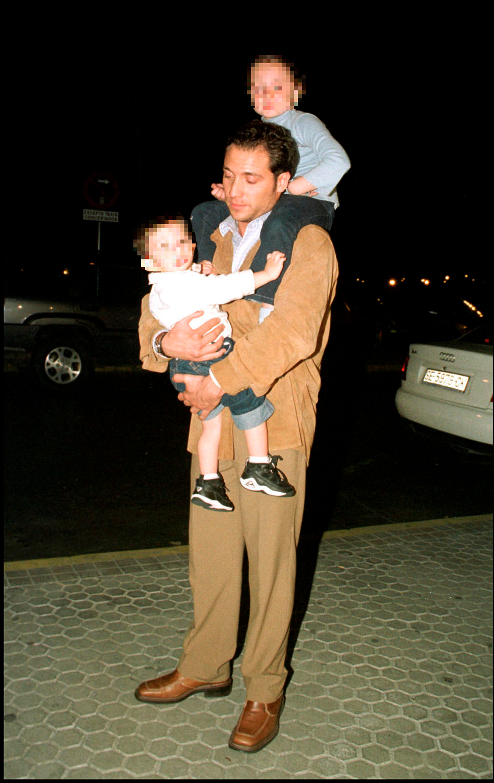 antonio david con sus hijos