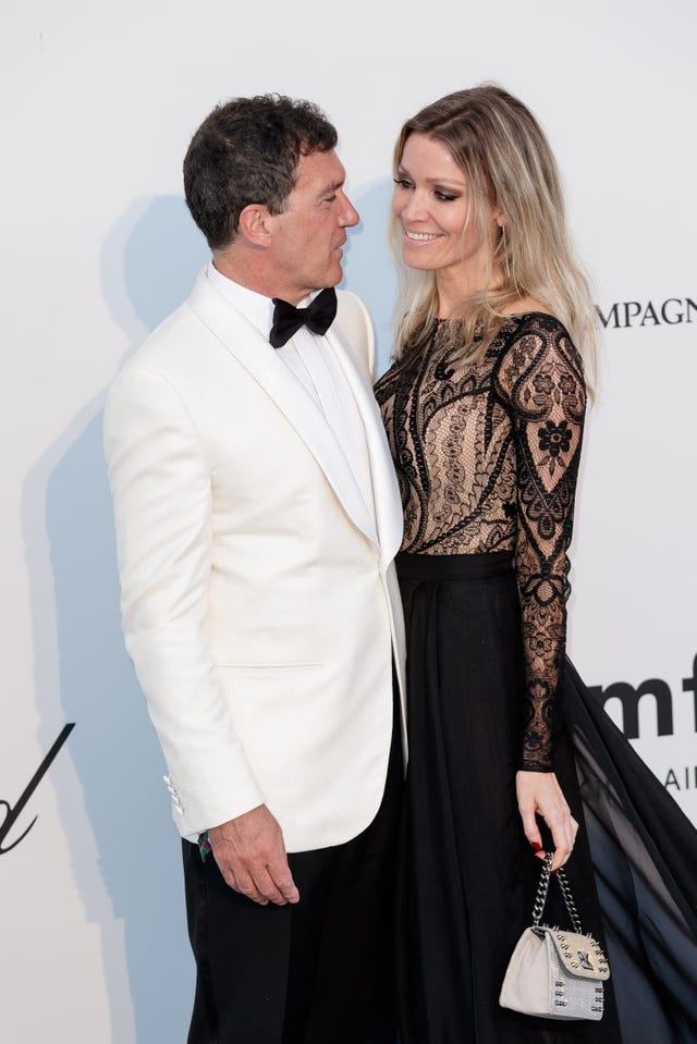 antonio banderas, nicole kimpel, antonio banderas cumpleaños, antonio banderas edad, antonio banderas novia, nicole kimpel felicitacion antonio banderas