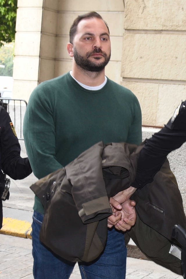 antonio tejado acude a declarar ante el juez esposado