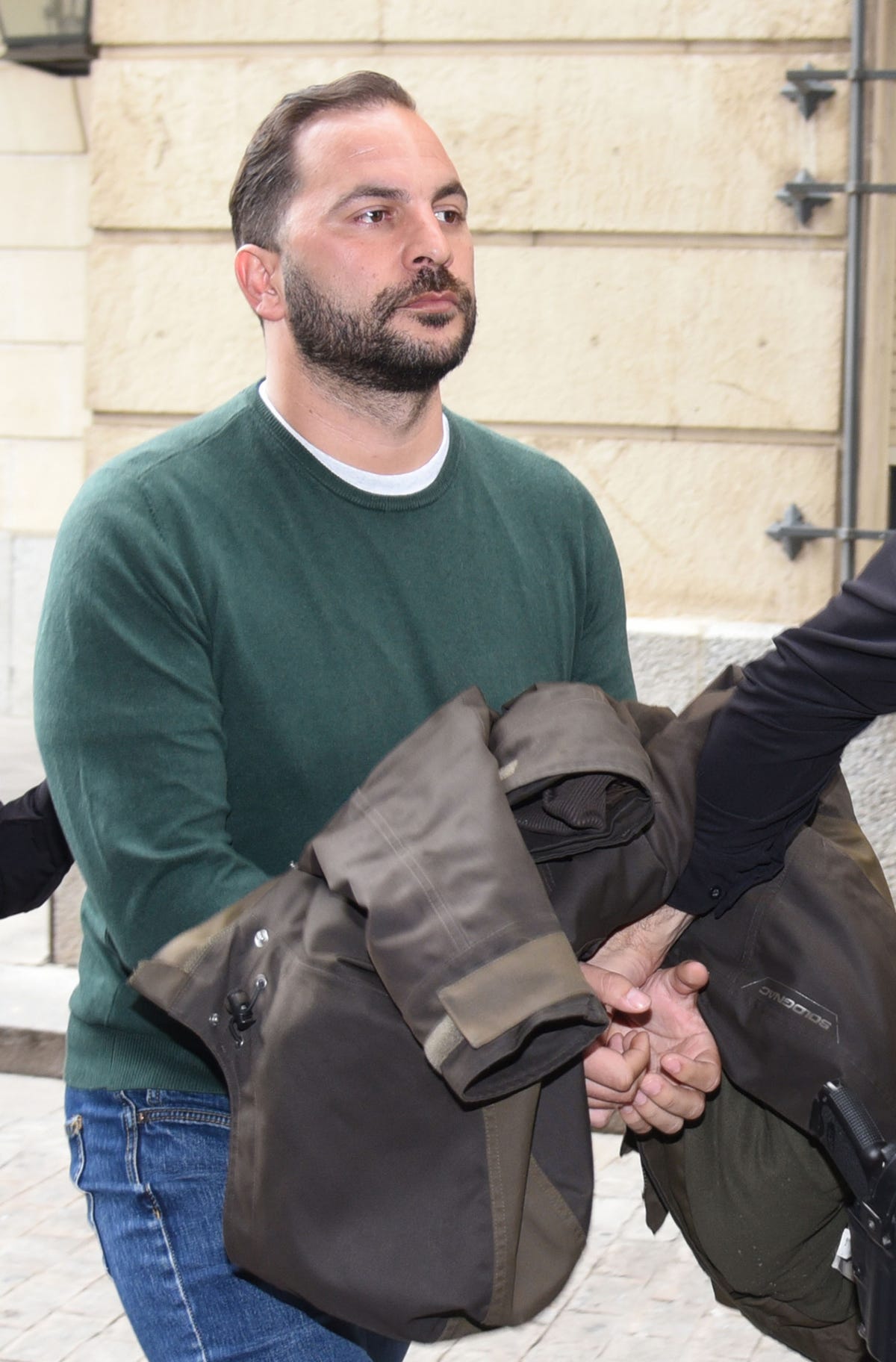 antonio tejado acude a declarar ante el juez esposado
