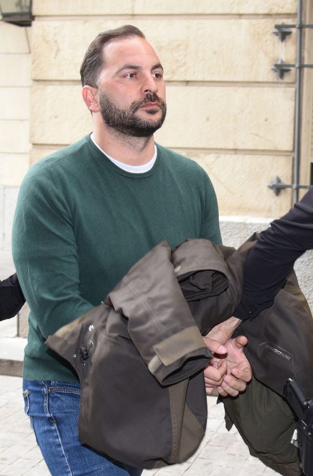 el sobrino de maria del monte llega a los juzgados de sevilla para declarar
