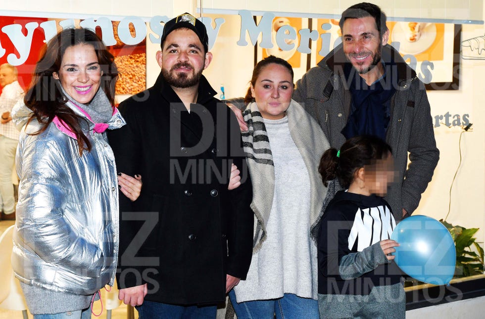 Antonio David Flores celebra su cumpleaños con su mujer Olga y sus hijos