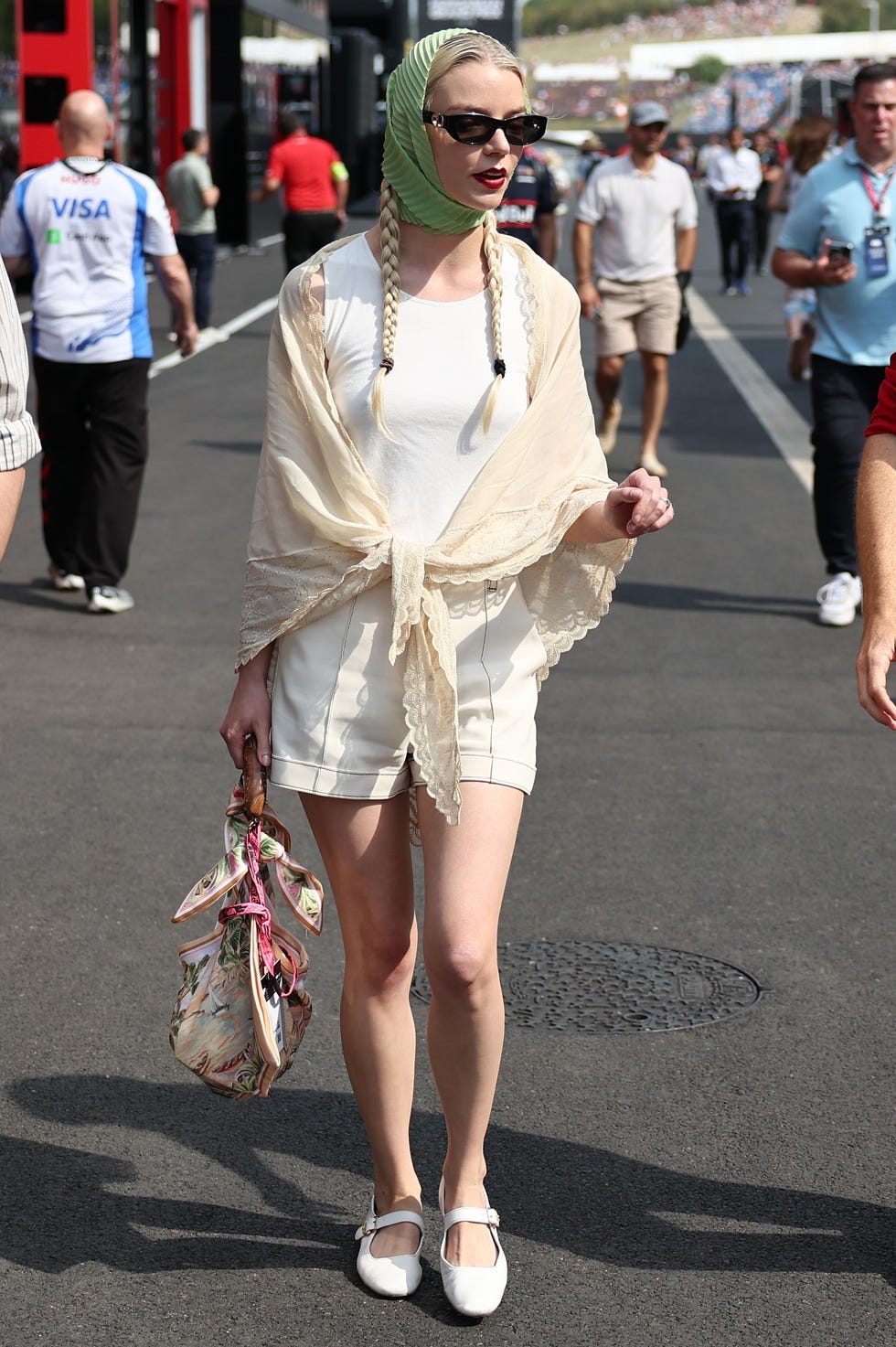 mandatory credit: photo by jakub porzycki/nurphoto/shutterstock (15425133aj) anya taylor joy before qualifying ahead of the formula 1 hungarian grand prix at hungaroring in budapest, hungary on august 2, 2025. f1 hungarian grand prix 2025 practice 3 and qualifying, budapest, hungary 02 aug 2025 mandatory credit: photo by jakub porzycki/nurphoto/shutterstock (15425133aj) anya taylor joy before qualifying ahead of the formula 1 hungarian grand prix at hungaroring in budapest, hungary on august 2, 2025. f1 hungarian grand prix 2025 practice 3 and qualifying, budapest, hungary 02 aug 2025