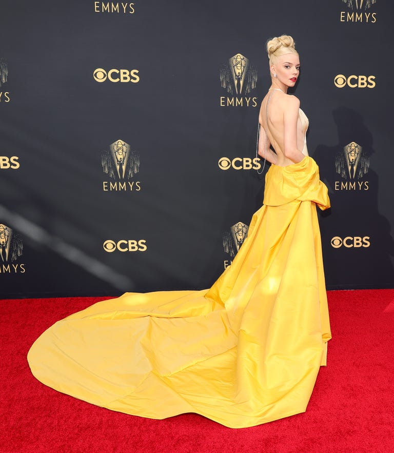 Anya Taylor-Joy Wears Dior Haute Couture Dress to 2021 Emmy Awards