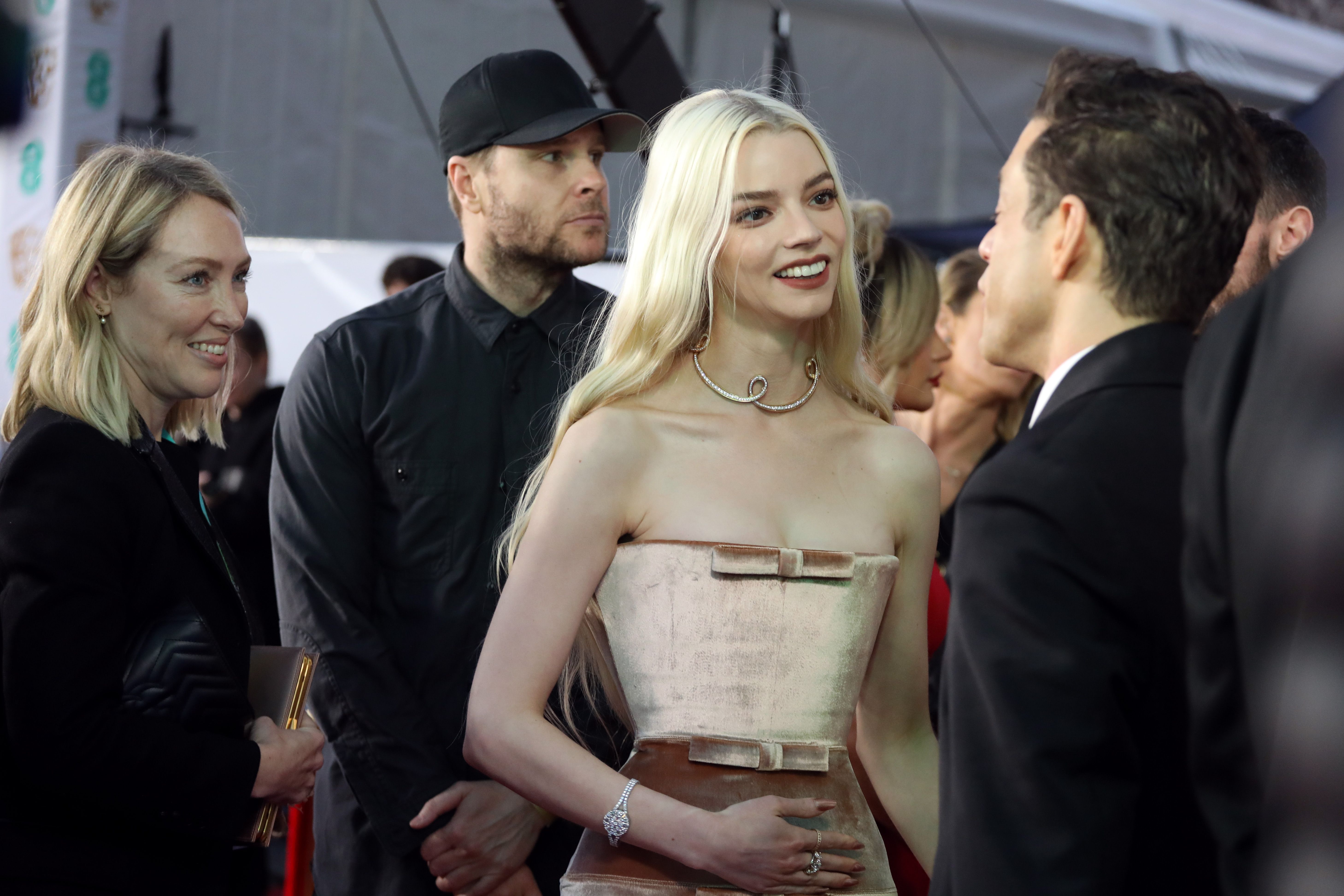 Anya Taylor Joy Sag Awards 2024 Date Tedra Genovera