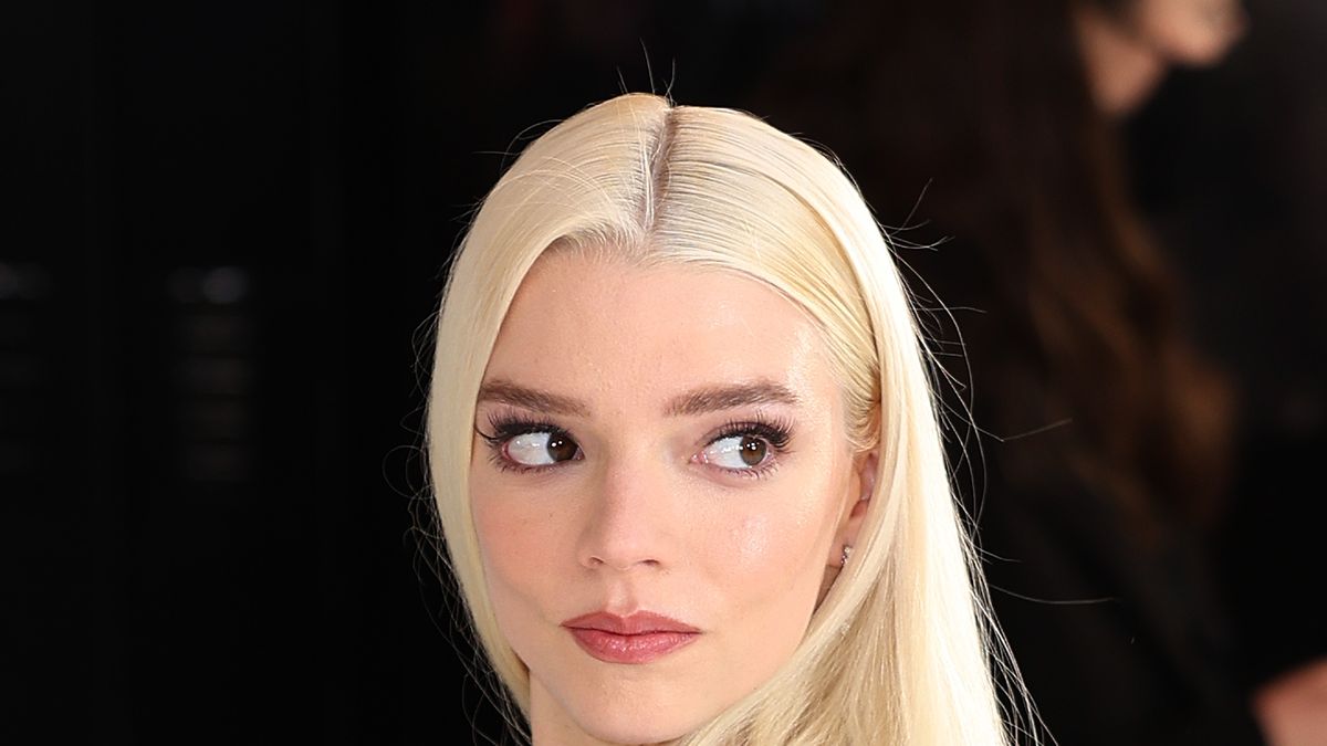 preview for How to Create Effortless Cool Girl Waves, with Celeb Hairstylist Sam McKnight