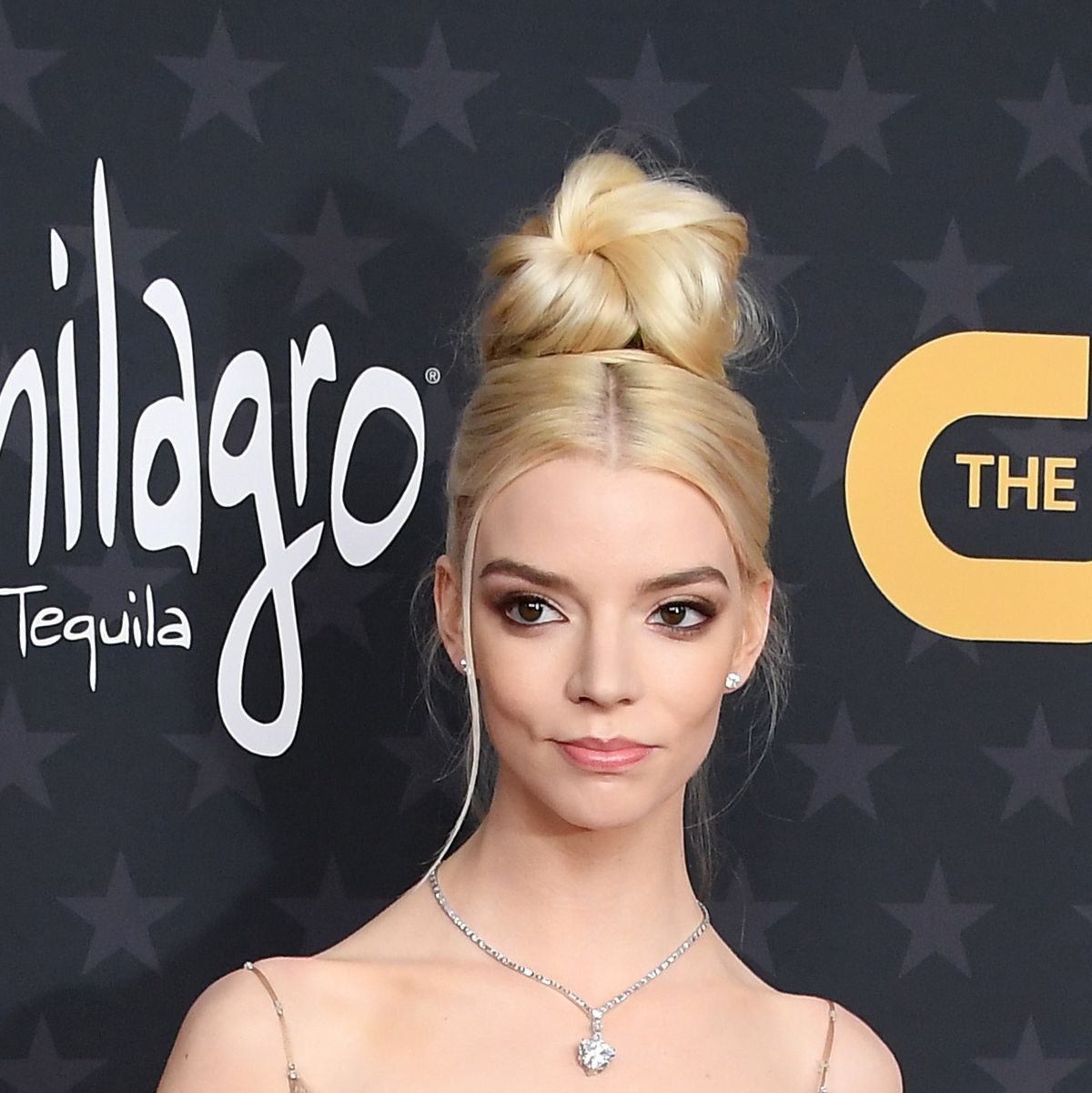 Anya Taylor-Joy's Legs Are Beyond Toned At 'The Northman' Red Carpet