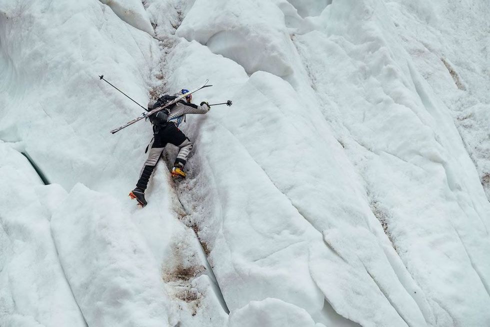 In juli 2018 begon Andrzej Bargiel na dagen van klimmen aan zijn skiafdaling van de K2 de op n na hoogste berg ter wereld