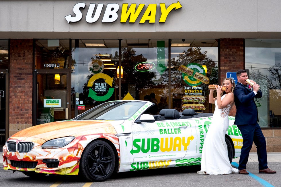 This Couple Had Their Wedding Photoshoot At Subway