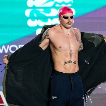 doha, qatar february 11 adam peaty of team great britain warms up in the mens 100m breaststroke semifianls on day ten of the doha 2024 world aquatics championships at aspire dome on february 11, 2024 in doha, qatar photo by shi tanggetty images