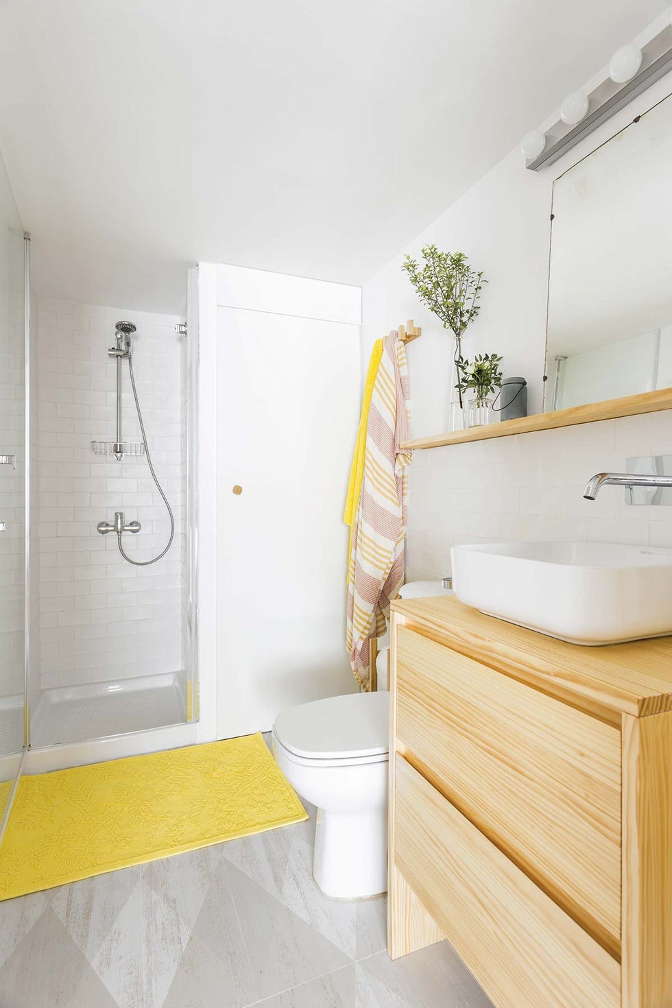 apartamento pequeño baño con look súper natural