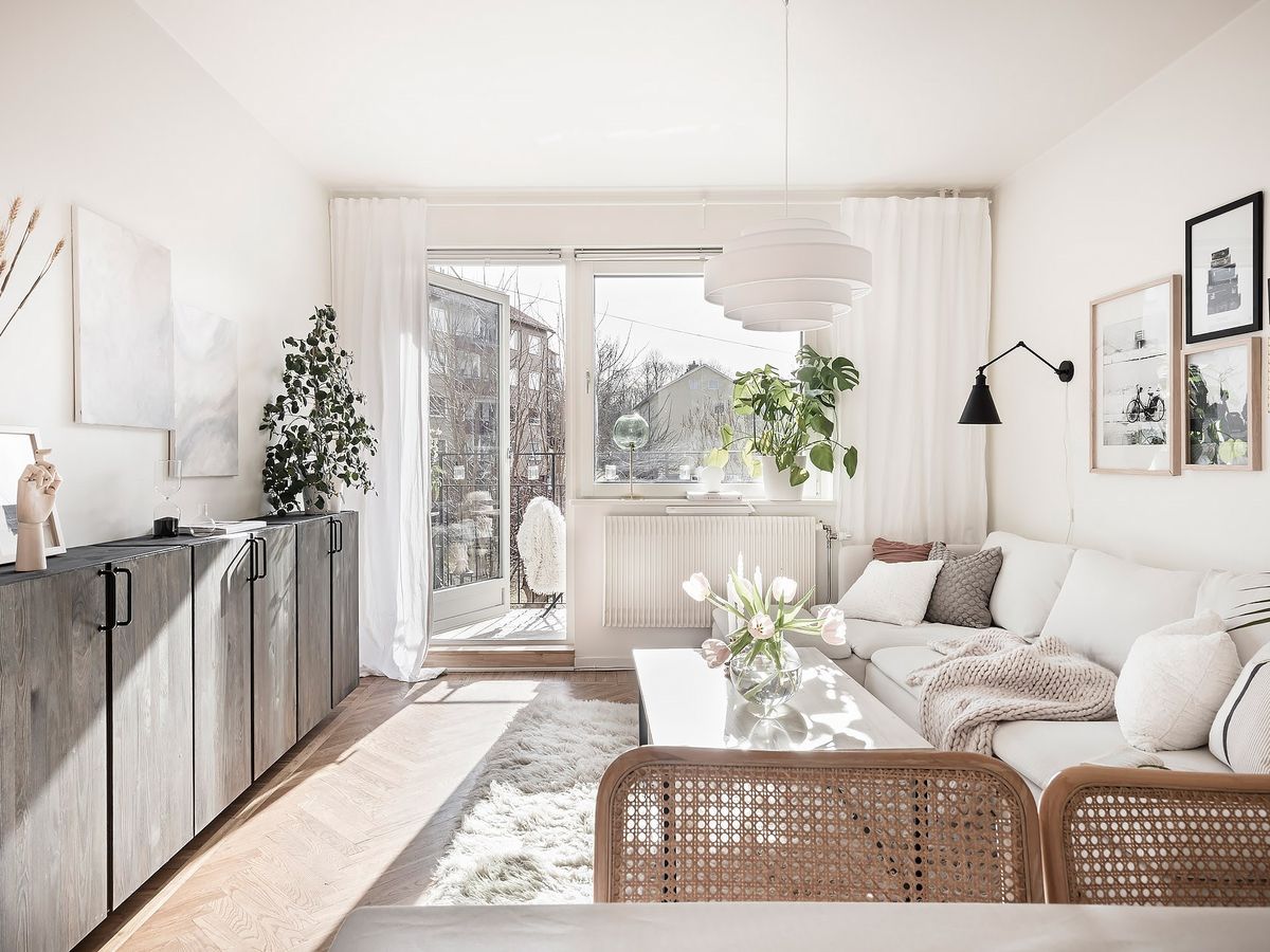 Un apartamento con terraza y decorado con estilo nórdico