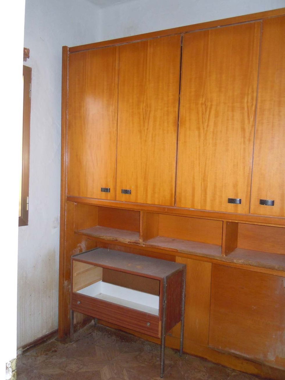 Wood, Hardwood, Wood stain, Pattern, Tan, Varnish, Plywood, Cupboard, Cabinetry, Rectangle, 